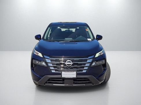 Used 2025 Nissan Rogue SV FWD image 2