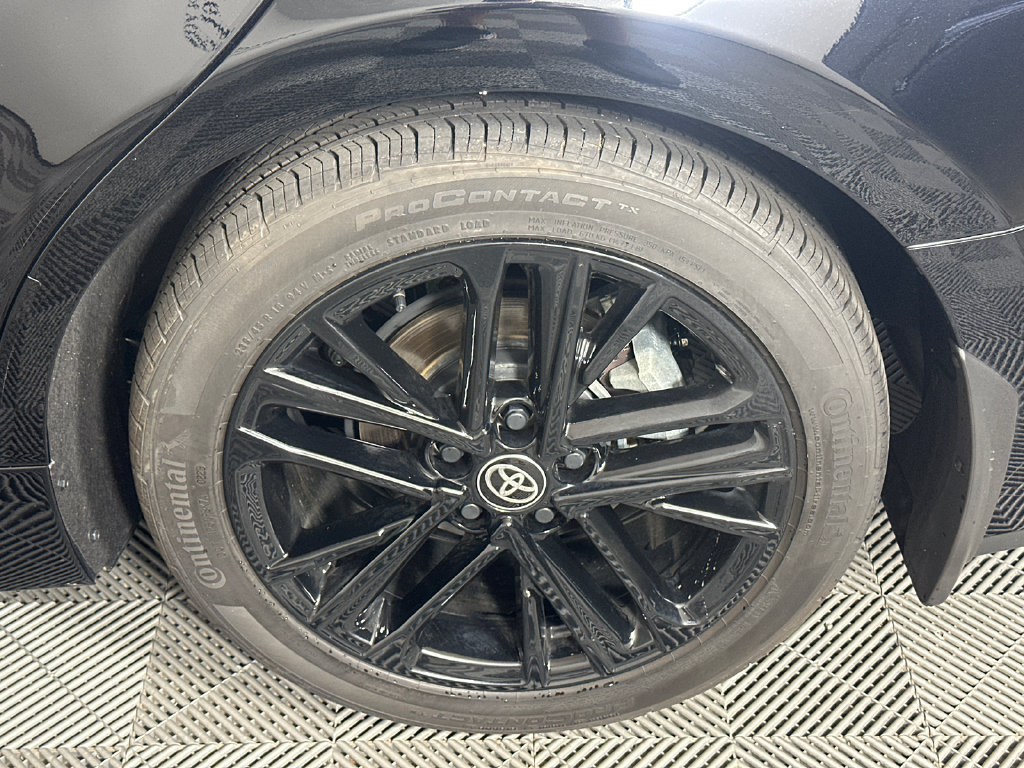Used 2025 Toyota Camry SE FWD image 19