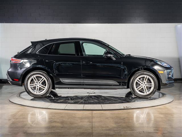 Used 2026 Porsche Macan AWD/4WD image 8