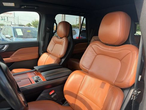 Used 2021 Lincoln Navigator Reserve w/ Luxury Package AWD/4WD image 15