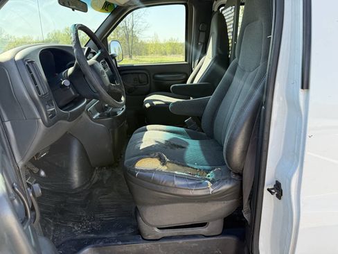 Used 2002 Chevrolet Express 1500 image 6