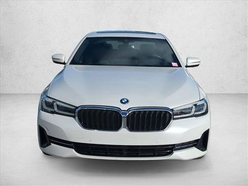 Used 2023 BMW 530e w/ Premium Package image 2