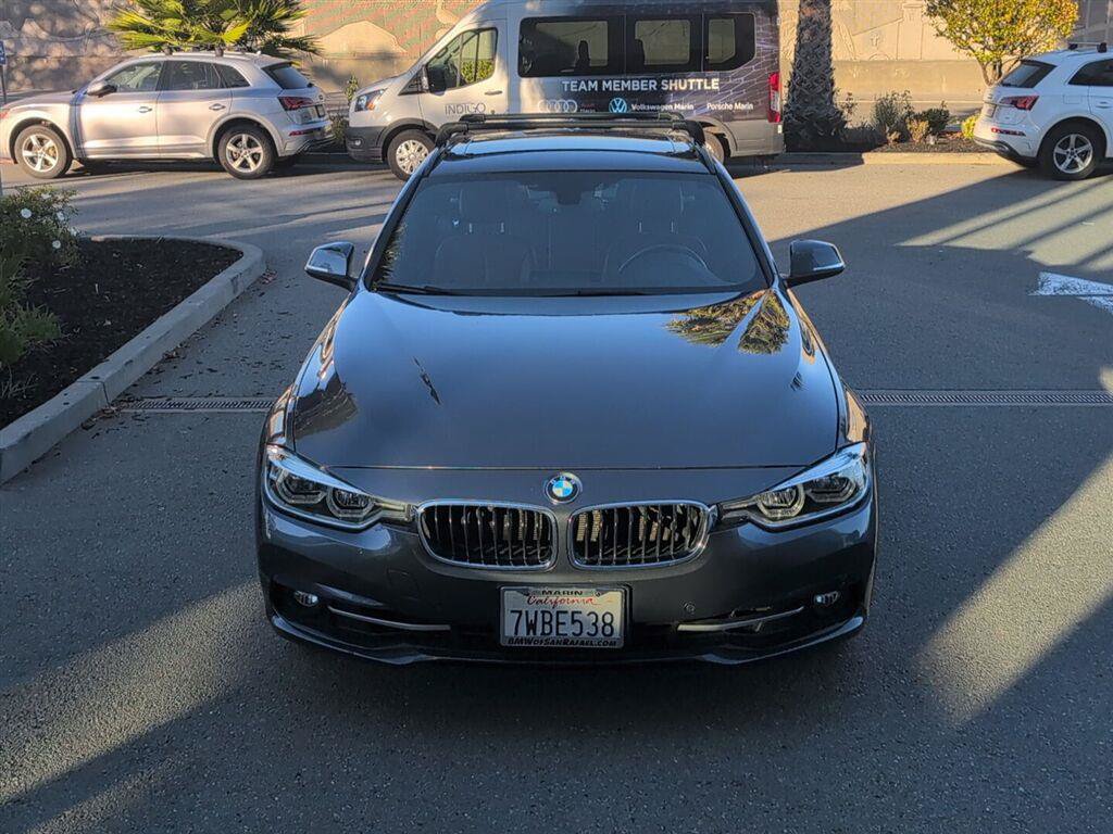 Used 2017 BMW 330i xDrive Wagon AWD/4WD image 3