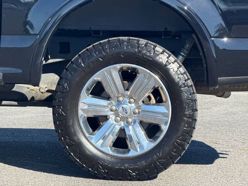Used 2019 Ford F150 Lariat w/ Equipment Group 502A Luxury AWD/4WD image 23