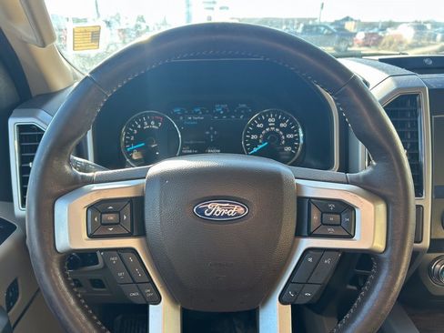 Certified 2019 Ford F150 Lariat w/ Equipment Group 502A Luxury image 21