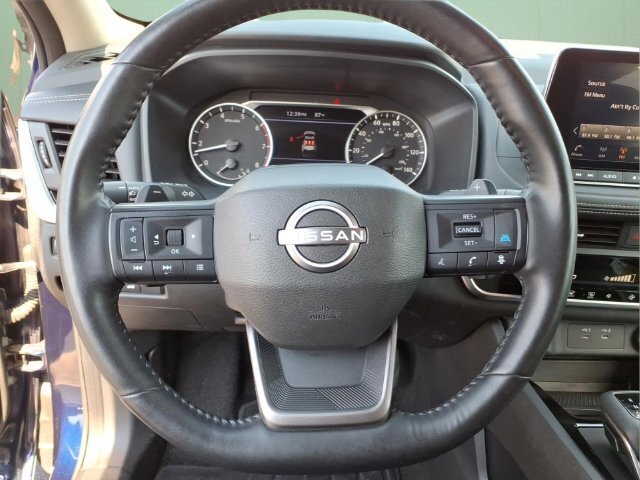 Used 2025 Nissan Rogue SV AWD/4WD image 13