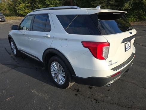 Certified 2022 Ford Explorer Limited w/ Equipment Group 301A image 16