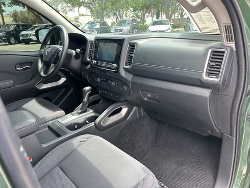 Used 2024 Nissan Frontier SV w/ SV Convenience Package RWD image 45