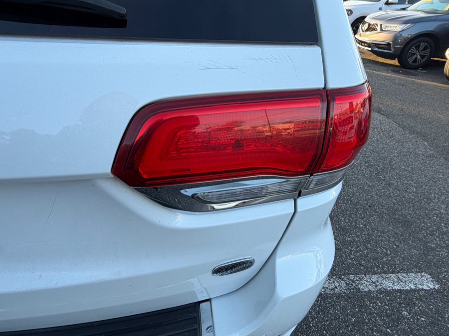 Used 2019 Jeep Grand Cherokee Overland AWD/4WD image 34