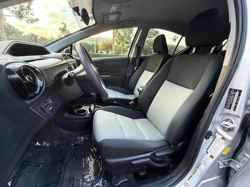 Used 2015 Toyota Prius C Two FWD image 10