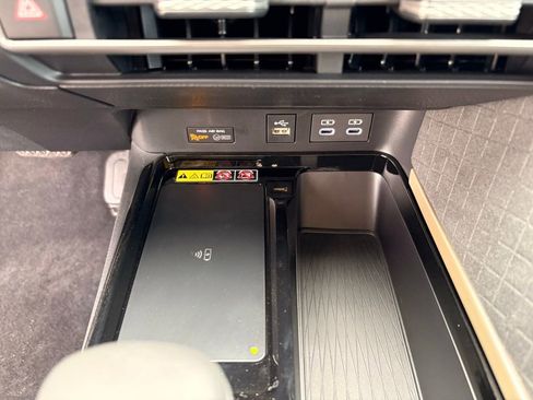 Used 2026 Toyota Camry XLE FWD image 19
