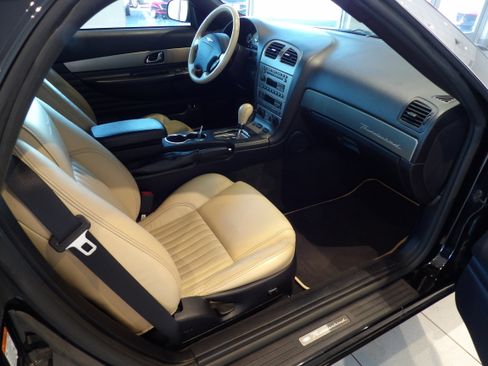 Used 2005 Ford Thunderbird image 14