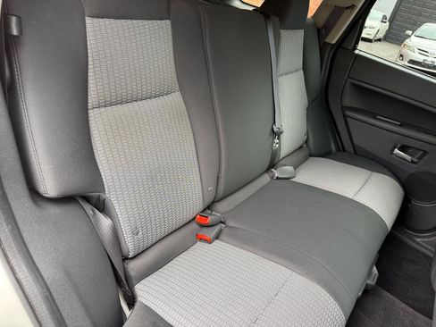 Used 2009 Jeep Grand Cherokee Laredo w/ Sun/Sound Group image 8