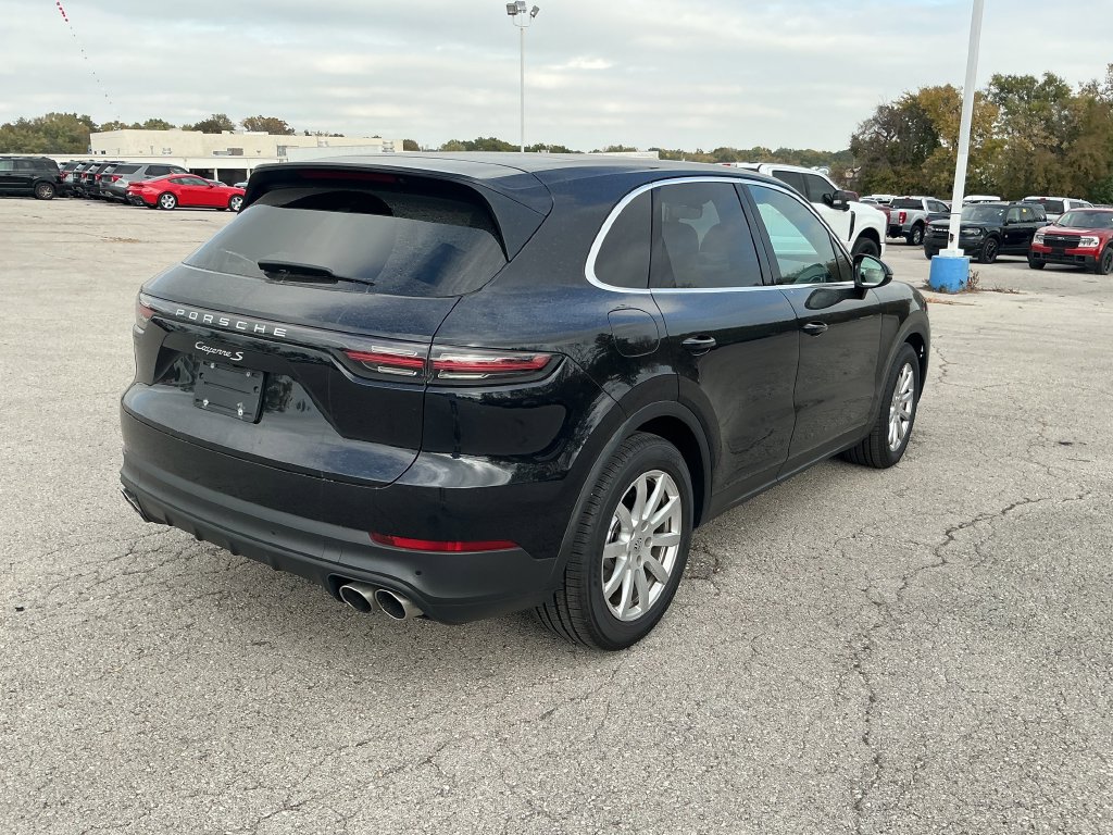 Used 2019 Porsche Cayenne S w/ Premium Package AWD/4WD image 2