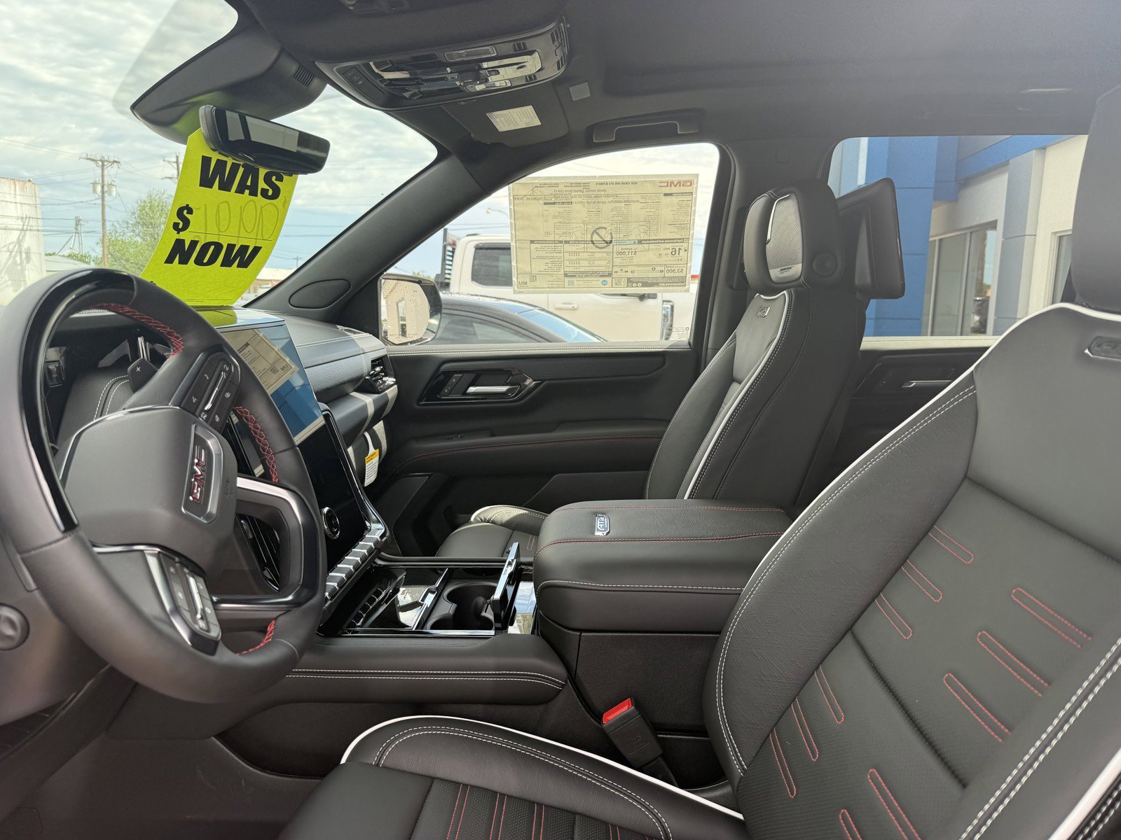 Used 2026 GMC Yukon AT4 Ultimate w/ LPO, Floor Liner Package AWD/4WD image 14