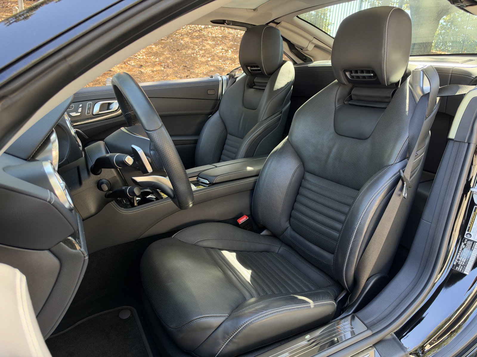 Used 2017 Mercedes-Benz SL 550 image 16