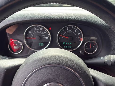 Used 2014 Jeep Wrangler Sport w/ Connectivity Group AWD/4WD image 20