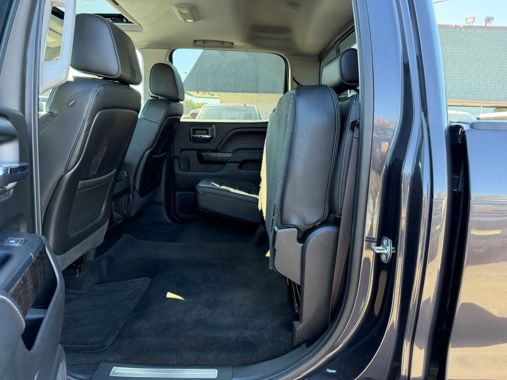 Used 2015 GMC Sierra 2500 Denali w/ Duramax Plus Package AWD/4WD image 21