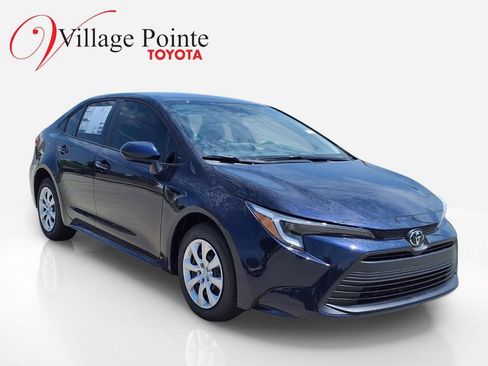 Used 2026 Toyota Corolla LE FWD image 7
