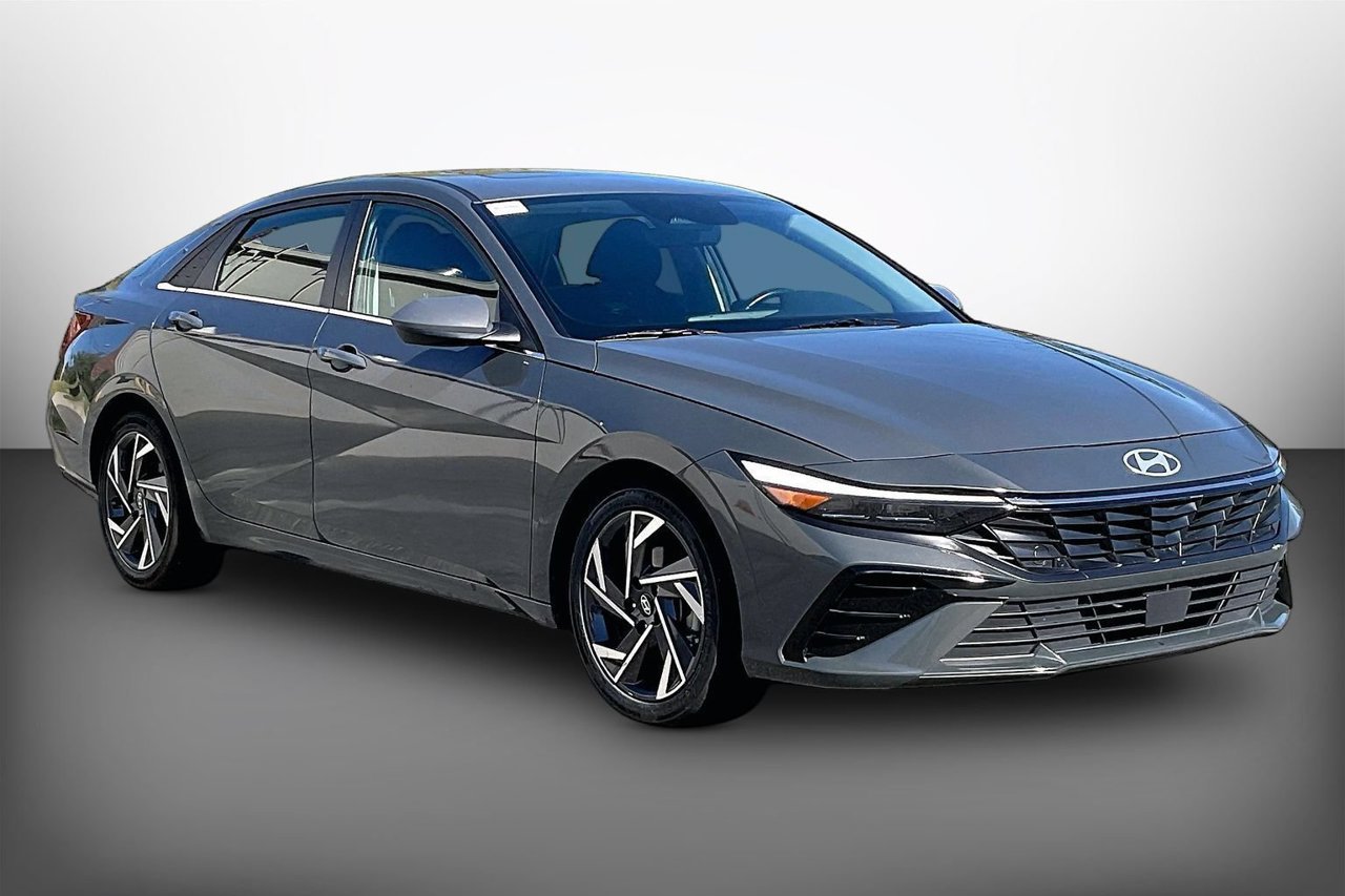 Used 2025 Hyundai Elantra SEL FWD image 1