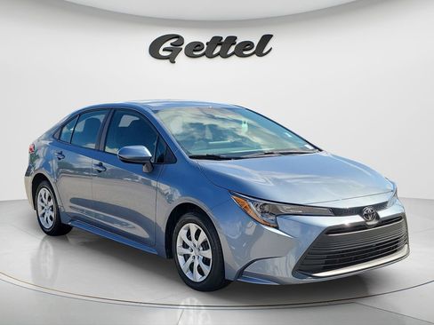 Used 2024 Toyota Corolla LE FWD image 3