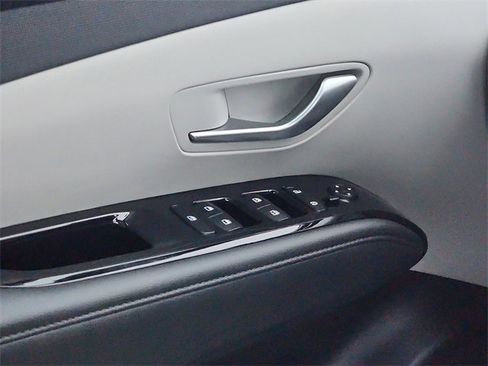 Certified 2024 Hyundai Tucson Limited image 11