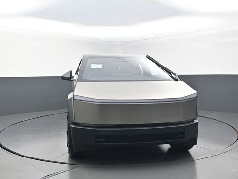 Used 2024 Tesla Cybertruck AWD Crew Cab image 3