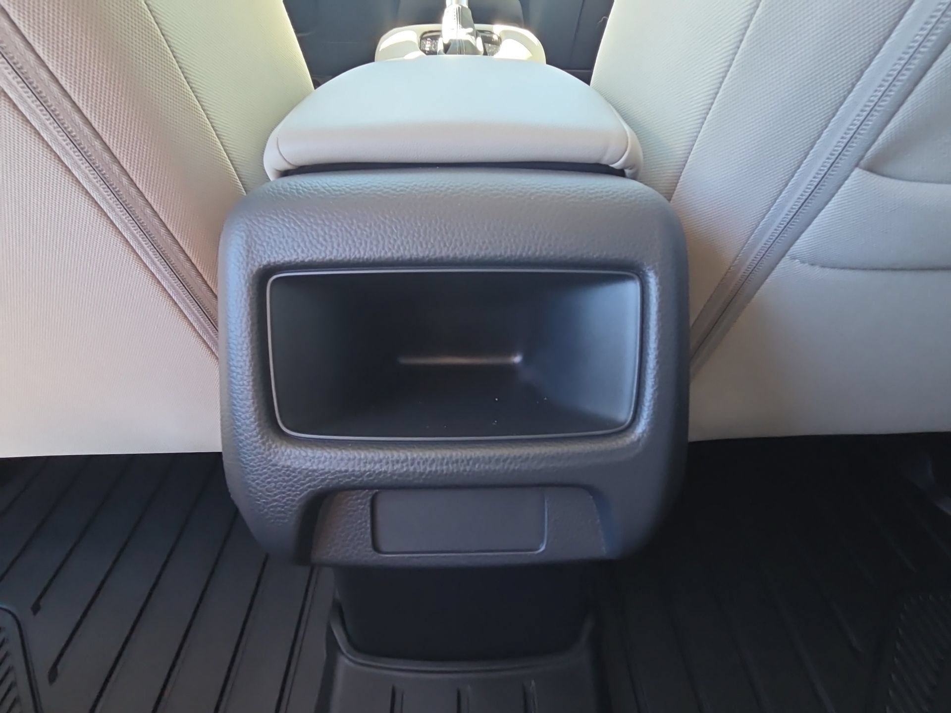 Used 2025 Honda HR-V LX image 33