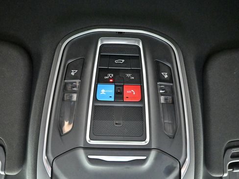 Used 2022 Jeep Wagoneer Series III AWD/4WD image 21