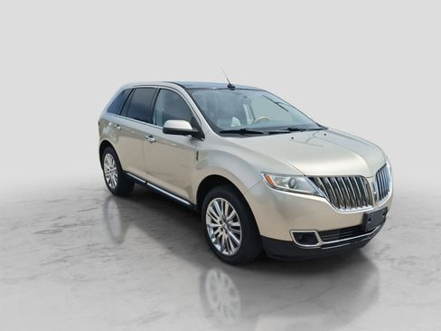 Used 2011 Lincoln MKX AWD w/ Wood Pkg image 2
