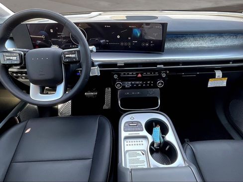 New 2026 Hyundai Ioniq 9 Calligraphy image 5