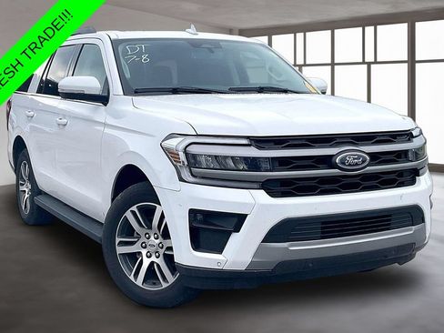 Used 2024 Ford Expedition XLT RWD image 3