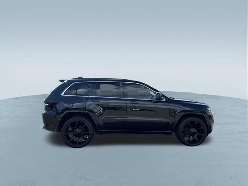 Used 2014 Jeep Grand Cherokee Altitude AWD/4WD image 9