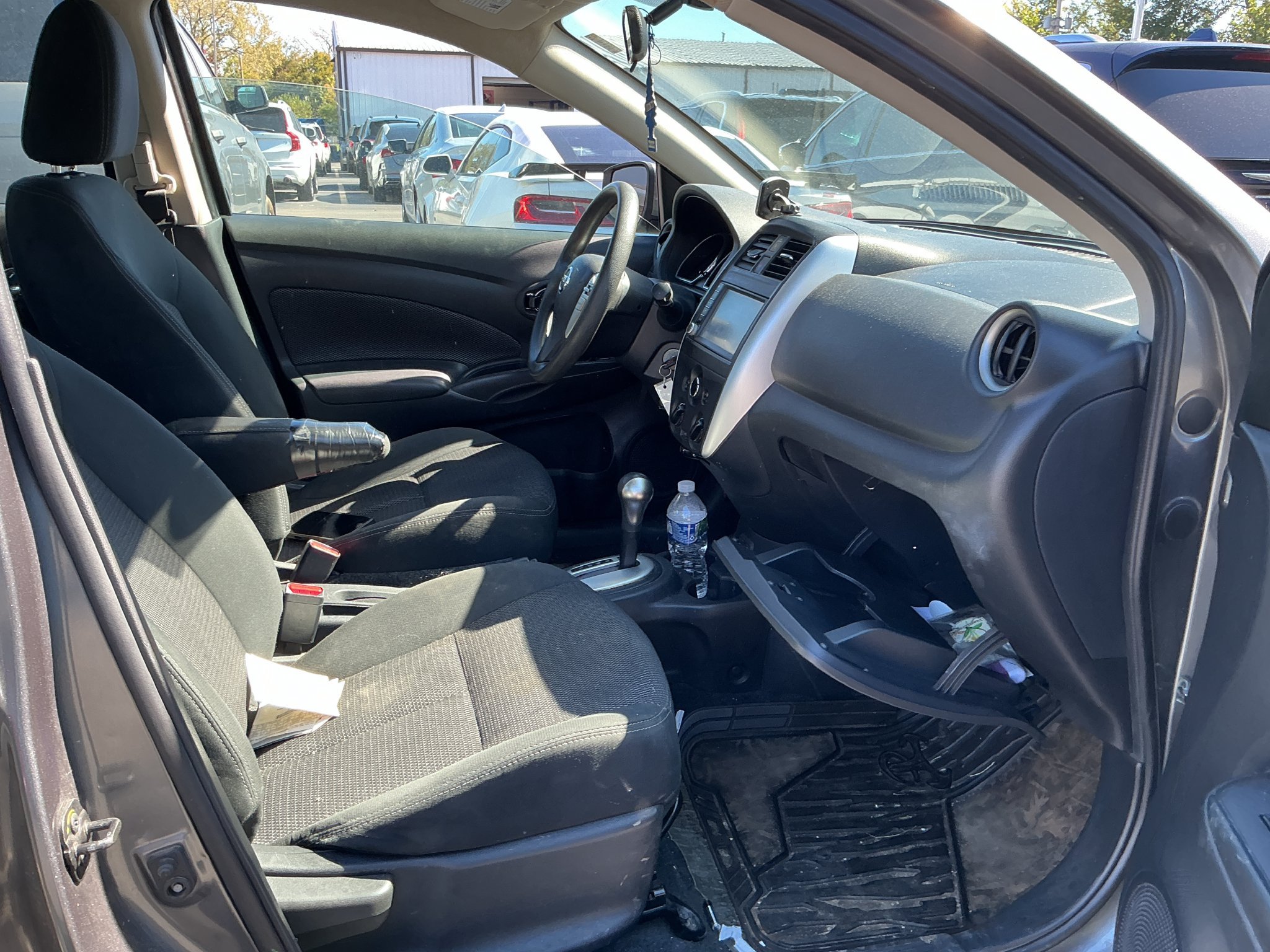 Used 2018 Nissan Versa SV FWD image 5