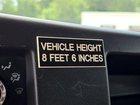 Used 2010 Chevrolet Express 1500 RWD image 27
