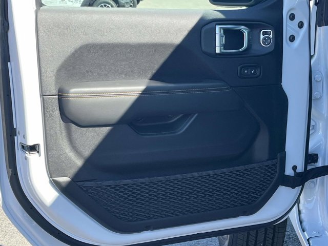New 2026 Jeep Wrangler Unlimited Sahara AWD/4WD image 11