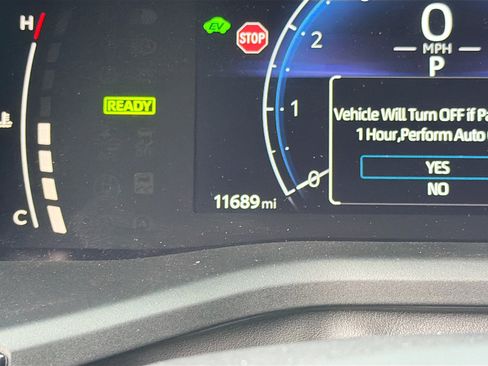 Used 2025 Toyota Camry SE image 39