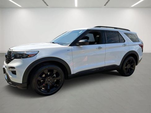 Used 2023 Ford Explorer ST-Line w/ Class IV Trailer Tow Package AWD/4WD image 1