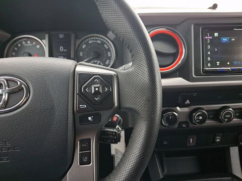Used 2019 Toyota Tacoma SR5 image 21