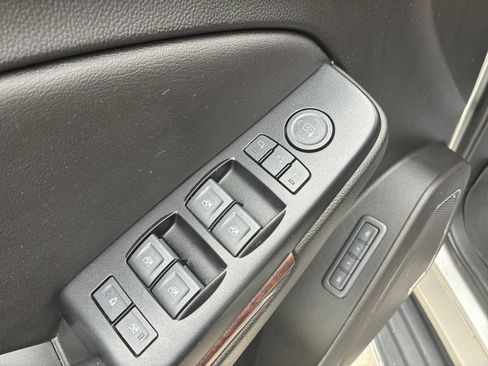 Used 2019 GMC Yukon XL SLT AWD/4WD image 15