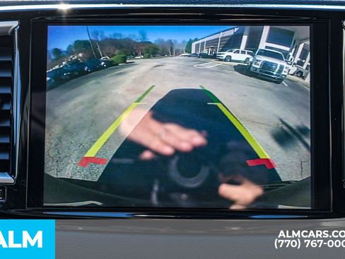 Used 2023 Chrysler Pacifica Touring-L image 39