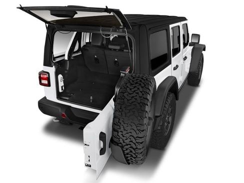 Used 2024 Jeep Wrangler Unlimited Sahara w/ Technology Group AWD/4WD image 7