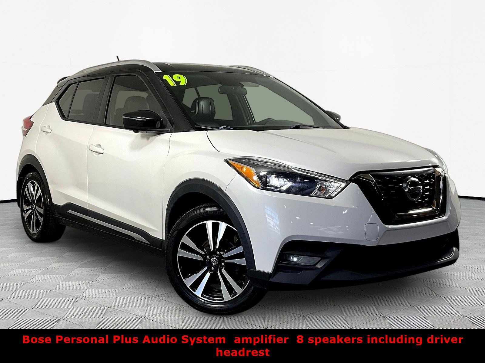 Used 2019 Nissan Kicks SR w/ SR Premium Package FWD image 3