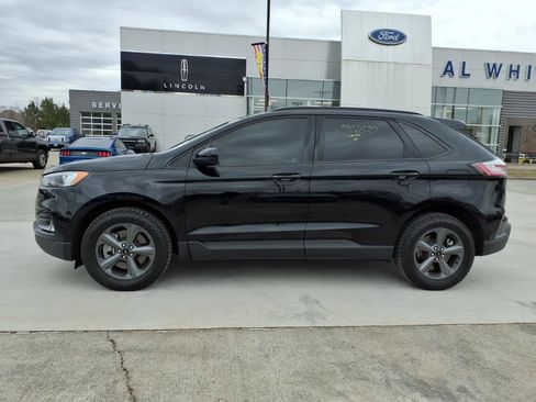 Used 2024 Ford Edge SEL w/ Sport Appearance Package image 2
