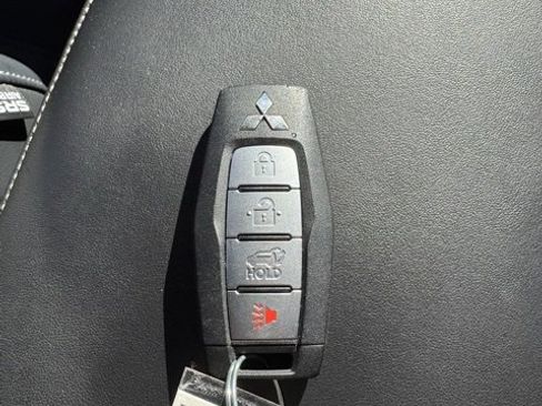 Used 2024 Mitsubishi Outlander SE image 28