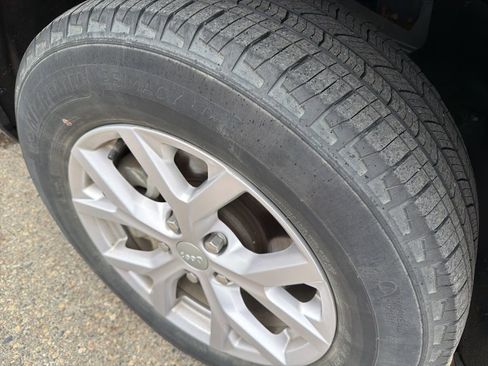 Used 2022 Jeep Grand Cherokee Limited image 2