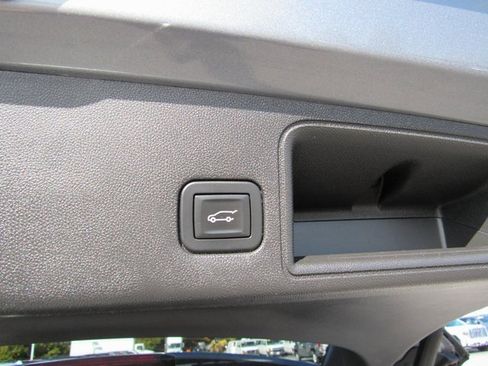 Used 2018 GMC Terrain SLT w/ Preferred Package image 27