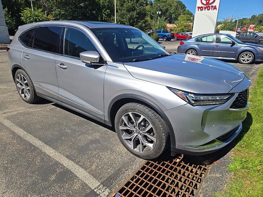Used 2022 Acura MDX w/ Technology Package AWD/4WD image 2