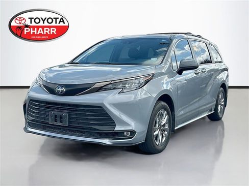 Used 2023 Toyota Sienna XLE Woodland Edition image 1