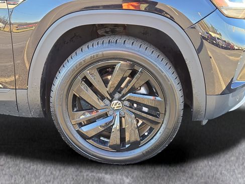 Used 2023 Volkswagen Atlas Cross Sport SE w/ Black Wheel Package image 4